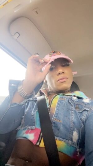 Hassan Aziz Instagram - A little throwback. I did my own soft glam this day and was feeling cuute. 🥰 (don’t tell @chrisjerichofozzy that I was listening to a nu metal band🤣😉)