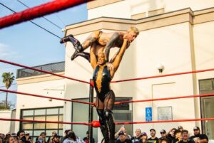 Hassan Aziz Instagram - I'm the $hit and always will be. No further questions.💪🏾 🏦 

📸: @aridealba 
@republicoflucha