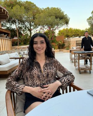 Hazar Ergüçlü Instagram - 🌞