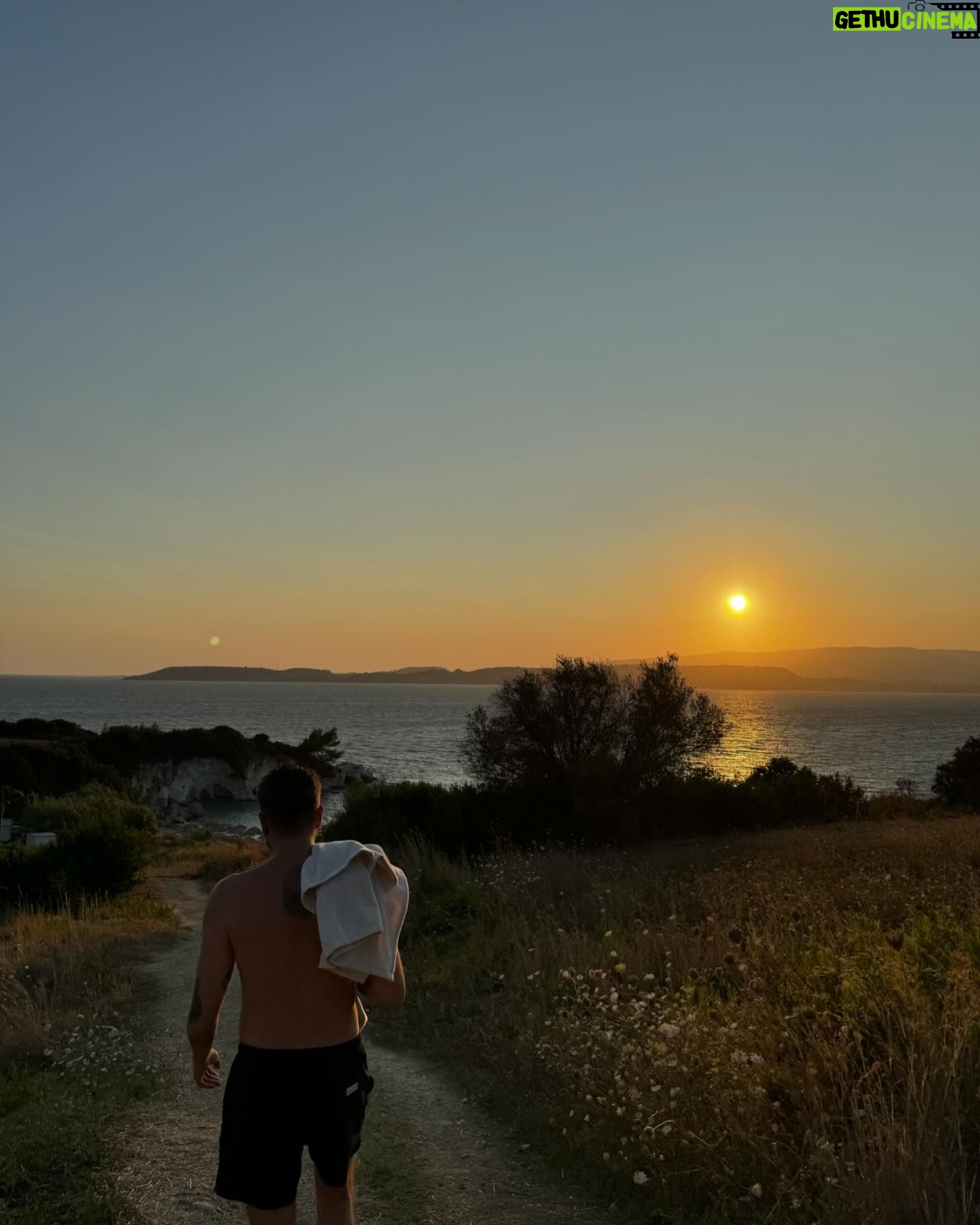 Hazar Ergüçlü - 66.4K Likes - Fundaaay w/🌞🌊❤️🔥