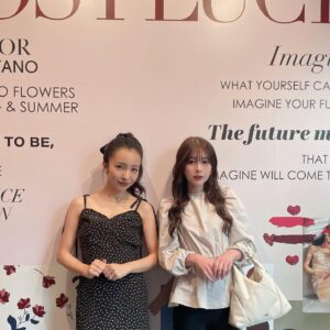 Hazuki Kimura Instagram - 板野友美さんのブランドROSYLUCEのsalonにお邪魔しました🎀🎀
すごくラブリーな世界観でかわいいお洋服が沢山だった.❣️❣️
.
.

板野さんと身長が同じくらいなのでサイズ感がちょうどよく参考になって嬉しい😭❣️❣️
白の超可愛いロングワンピース頼んだ！！
届くのたのしみ🥰

#rosyluce 
#ロージールーチェ