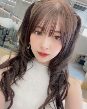 Hazuki Kimura Instagram - どっちがすき？
（髪めっちゃ傷んでるのは触れないで）