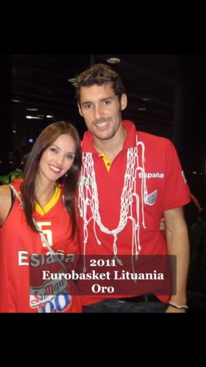 Helen Lindes Instagram - Estoy asimilando todavía que hayamos visto tu último partido @rudy5fernandez 🥲. Para mí ha sido un privilegio vivir estos 13 años a tu lado momentos únicos e irrepetibles con la selección. Te mereces todo lo ganado y todo lo luchado. Estamos muy orgullosos de ti ❤️ Aquí os dejo un breve resumen…
