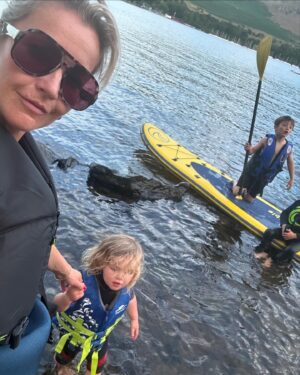 Helen Skelton Instagram - Grateful for presence of some pretty special people, older you get it becomes less about the presents. Obviously the two year old hit the 7 year old with a stone and he got an egg on his head but that’s a given 😜Still enjoyed the champers though😜❤️🎉🥳🎂 
#birthday #milestones #memories #grateful