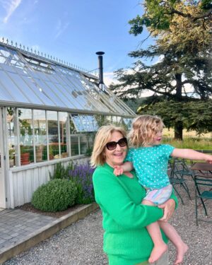Helen Skelton Instagram - Grateful for presence of some pretty special people, older you get it becomes less about the presents. Obviously the two year old hit the 7 year old with a stone and he got an egg on his head but that’s a given 😜Still enjoyed the champers though😜❤️🎉🥳🎂 
#birthday #milestones #memories #grateful