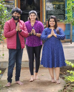 Hema Dayal Instagram - Real friends don't judge each other; they judge others together🥰🥰🥰 #anuselva #hemadayal #hemadayal18 #kodaikanal #thandikudi