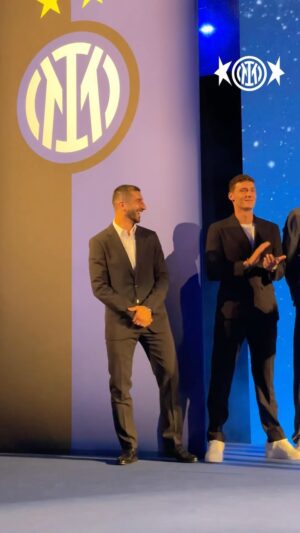 Henrikh Mkhitaryan Instagram - 🚂🎤

#ForzaInter #IM2Stars