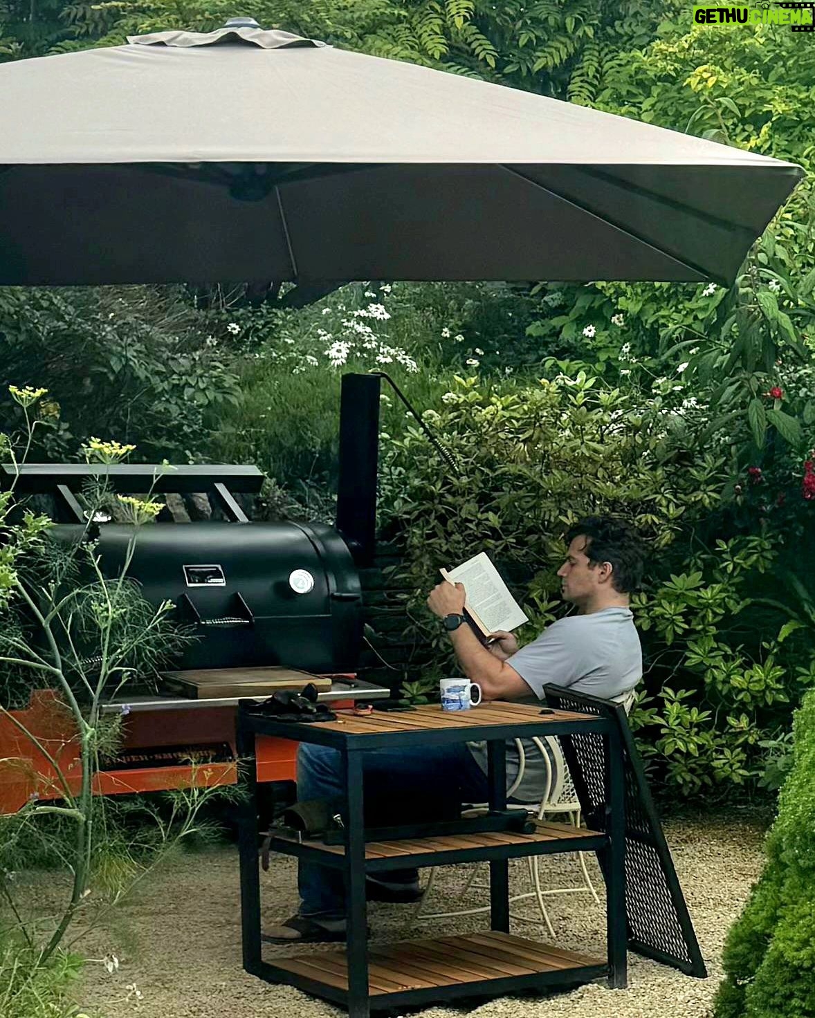 Henry Cavill - 2.2 Million Likes - Doesn't get much better than this!
I'd like to thank Aaron Dembski-Bowden, Mother Nature, Matt the Gardener, coffee, and BBQ for allowing me to have this moment.Ā
#IReadGood
#NatureGreen
#SmokingMeats