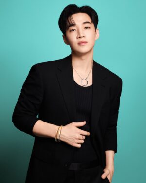 Henry Lau Instagram - Locking in forever moments with @tiffanyandco 

#TiffanyLock #TiffanyIcons #TiffanyAndCo