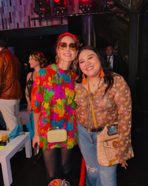 Herly RG Instagram - Me transporte a los 70s con las azules y no saben la noche tan fantástica que pasamos @appletv @natalia_tellez @delamori @amoritarasgado @ximenamusic #lasazules no se pierdan a estos mujerones en esta serie 💙