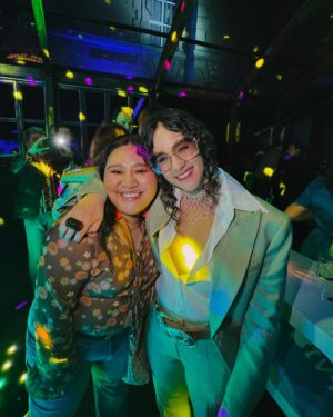 Herly RG Instagram - Me transporte a los 70s con las azules y no saben la noche tan fantástica que pasamos @appletv @natalia_tellez @delamori @amoritarasgado @ximenamusic #lasazules no se pierdan a estos mujerones en esta serie 💙