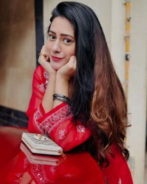 Hiba Nawab Instagram - Bas yun hi ♥️