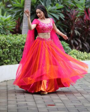 Hiba Nawab Instagram - 🧡🩷