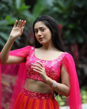 Hiba Nawab Instagram - 🧡🩷