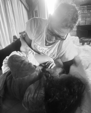 Hilarie Burton Instagram - As summer winds down, just a declaration of gratitude that the four of us got to be together. 
Watching @jeffreydeanmorgan with these kids is my happiest happiest happiest place. 
💖