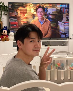 Him Law Instagram - 準時追劇，你地有睇嗎？ 📺📺📺

#婚後事