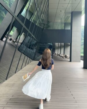 Hina Ishizaki Instagram - ⁡
涼しい場所を探し求めてる🫨🍃💙