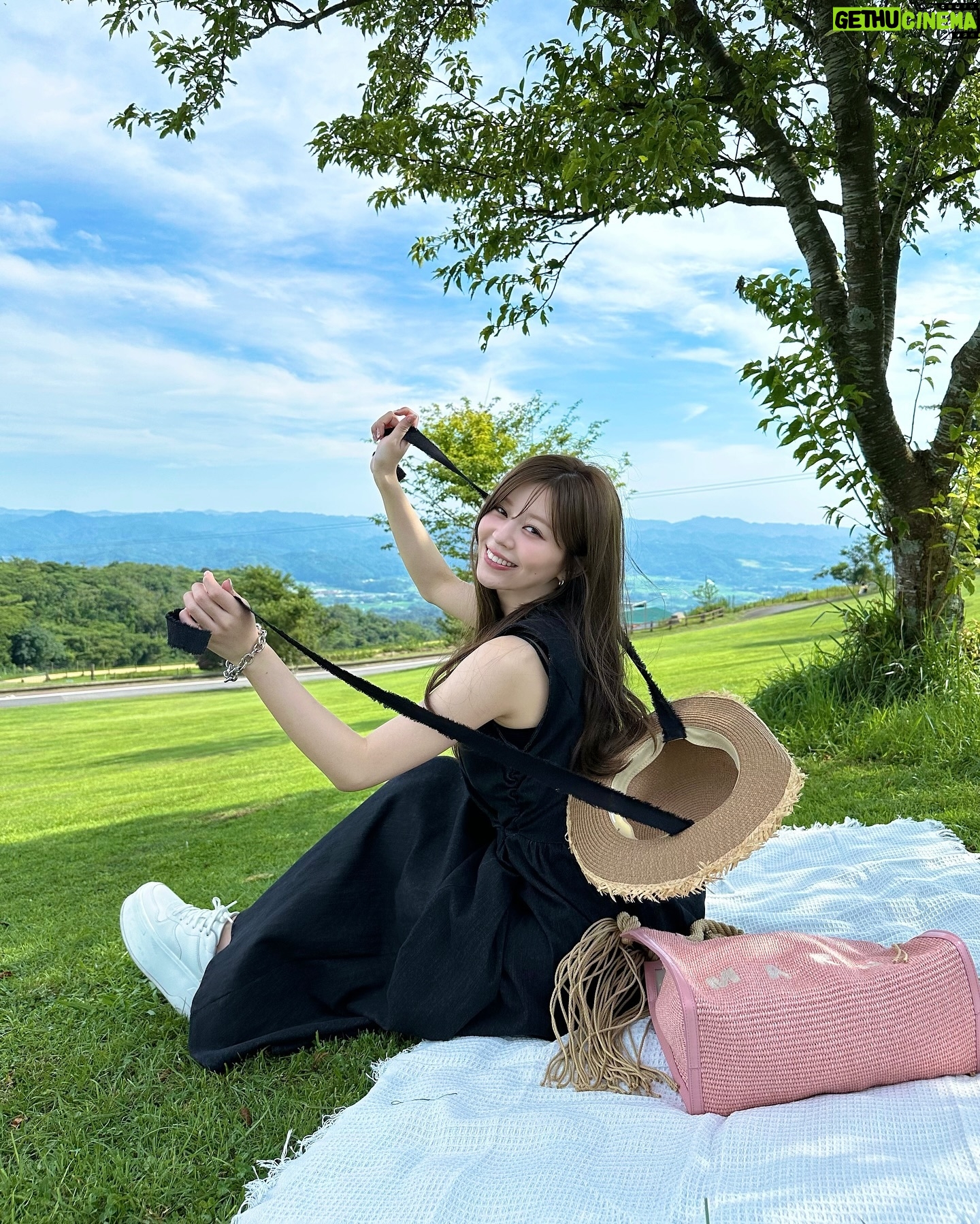 Hina Ishizaki - 7.3K Likes -
気持ち良すぎる夏空🐎👒💚
one piece @plus_azulbymoussy_official by @marikotake