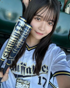 Hina Kagei Instagram - _
オリックス×楽天戦 始球式務めさせていただきました
初の始球式は思った以上に緊張せず、会場の熱気やグラウンドから見える景色を楽しみながら投げれました！
コツコツと練習してかっこいい姿を見せれるように頑張ったので
また後日、別で写真や動画あげさせて下さい。笑

そして大和コネクト証券の新CMで私が演じた コネクトさん も
初お披露目でした🙂‍↕️今後、流れるCM コネクトダンス
是非みんな真似して踊ってね〜^ - ^
貴重な経験をありがとうございました。