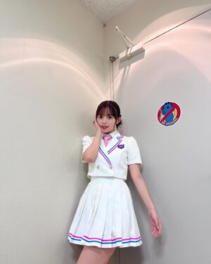 Hinami Mori Instagram - 「呼び出し先生タナカ」
ご視聴ありがとうございました🏫🪽
東京湾岸がーるず、新曲の披露させて頂きました！
夏曲とっても可愛らしくてお気に入り🐠
是非たくさん聴いてくださると嬉しいです。
4人みんなで頑張ったMVも観てねーーー？