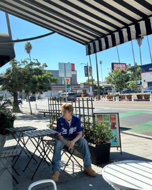 Hins Cheung Instagram - L.A. 最後一日 ☀️ 聽日去搵 #華哥 #溫哥華 ✈️