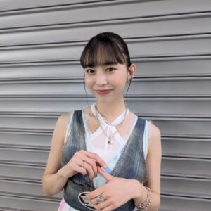 Hiroe Igeta Instagram - バズリズムLIVE
昨日無事に終わりました！
本当に素敵なステージをありがとうございました。

幻のような、熱気と歓声と光に
思わず手が止まりそうになりましたが
夢中でヒルナンデスバンドの皆さんとの
演奏を楽しめました🌈
色々な気持ちを味わえた1日でした。
