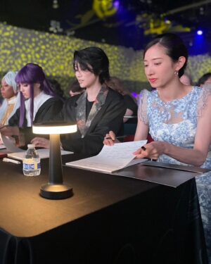 Hiroki Nanami Instagram - ☆
マスカレードでは、コスプレする皆さんのパフォーマンスの審査員をやってきたよ。瞬時にチェックして項目ごとに点数をつける。とても難しかったけど、冷静に見て判断することを学んだ。それと、空き時間に色々ブースも回りました。これがさらにテンション上がったよー。楽しかった😊✨
.
#AnimeExpo2024
#マスカレード
#伶美うらら
#七海ひろき