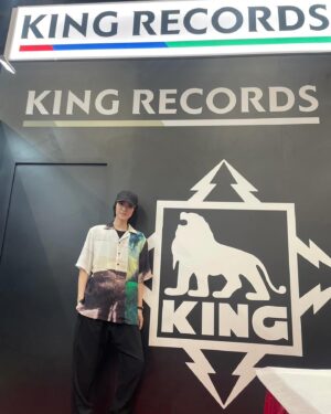 Hiroki Nanami Instagram - ☆
マスカレードでは、コスプレする皆さんのパフォーマンスの審査員をやってきたよ。瞬時にチェックして項目ごとに点数をつける。とても難しかったけど、冷静に見て判断することを学んだ。それと、空き時間に色々ブースも回りました。これがさらにテンション上がったよー。楽しかった😊✨
.
#AnimeExpo2024
#マスカレード
#伶美うらら
#七海ひろき