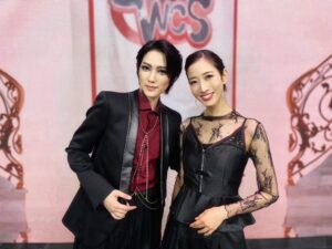 Hiroki Nanami Instagram - ☆
「Anime EXPO2024」
オープニングセレモニー、パネル出演では、宝塚の歌を歌ったりトークをしました。そしてサイン会もしたよ。伶美うららちゃんと一緒に参加させて頂きました。
開催中、約40万人が訪れるというアニメエキスポ。熱気がすさまじかったーー✨日本のアニメは、世界中に愛されてるんだと改めて感動しました！！
.
こんな素敵な機会をいただきロサンゼルスに行けて良かったです^_^詳しくは、また、どこかで^_^
.
#AnimeEXPO
#オープニングセレモニー
#ロサンゼルス
#LA
#伶美うらら
#七海ひろき
