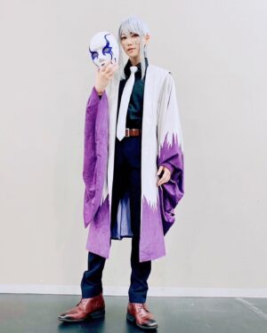 Hiroki Nanami Instagram - ☆
マシュステ第2弾の稽古場にお邪魔しましたー！！
アビス・レイザーの扮装でマッシュ役の赤澤さんと殺陣をしてきたよ。衣装さばき、難しかったー。カツラやメイクのお話も聞けて勉強になりました。YouTubeに動画あるので見てみてね✨
.
マシュステは、8月2日から開幕だそうです。アニメも舞台も、「マッシュル」を今後も是非応援してください！！
.
#マッシュル
#マシュステ
#マッシュ
#赤澤遼太郎 さん
#アビスレイザー
#七海ひろき