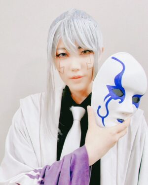 Hiroki Nanami Instagram - ☆
マシュステ第2弾の稽古場にお邪魔しましたー！！
アビス・レイザーの扮装でマッシュ役の赤澤さんと殺陣をしてきたよ。衣装さばき、難しかったー。カツラやメイクのお話も聞けて勉強になりました。YouTubeに動画あるので見てみてね✨
.
マシュステは、8月2日から開幕だそうです。アニメも舞台も、「マッシュル」を今後も是非応援してください！！
.
#マッシュル
#マシュステ
#マッシュ
#赤澤遼太郎 さん
#アビスレイザー
#七海ひろき