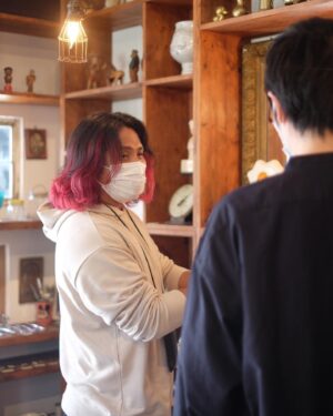 Hiromu Takahashi Instagram - 【無印良品×高橋ヒロム】
CMオフショットにゃりよ！

#無印良品 #MUJI #プルオーバー #プルオーバーパーカー #パーカー