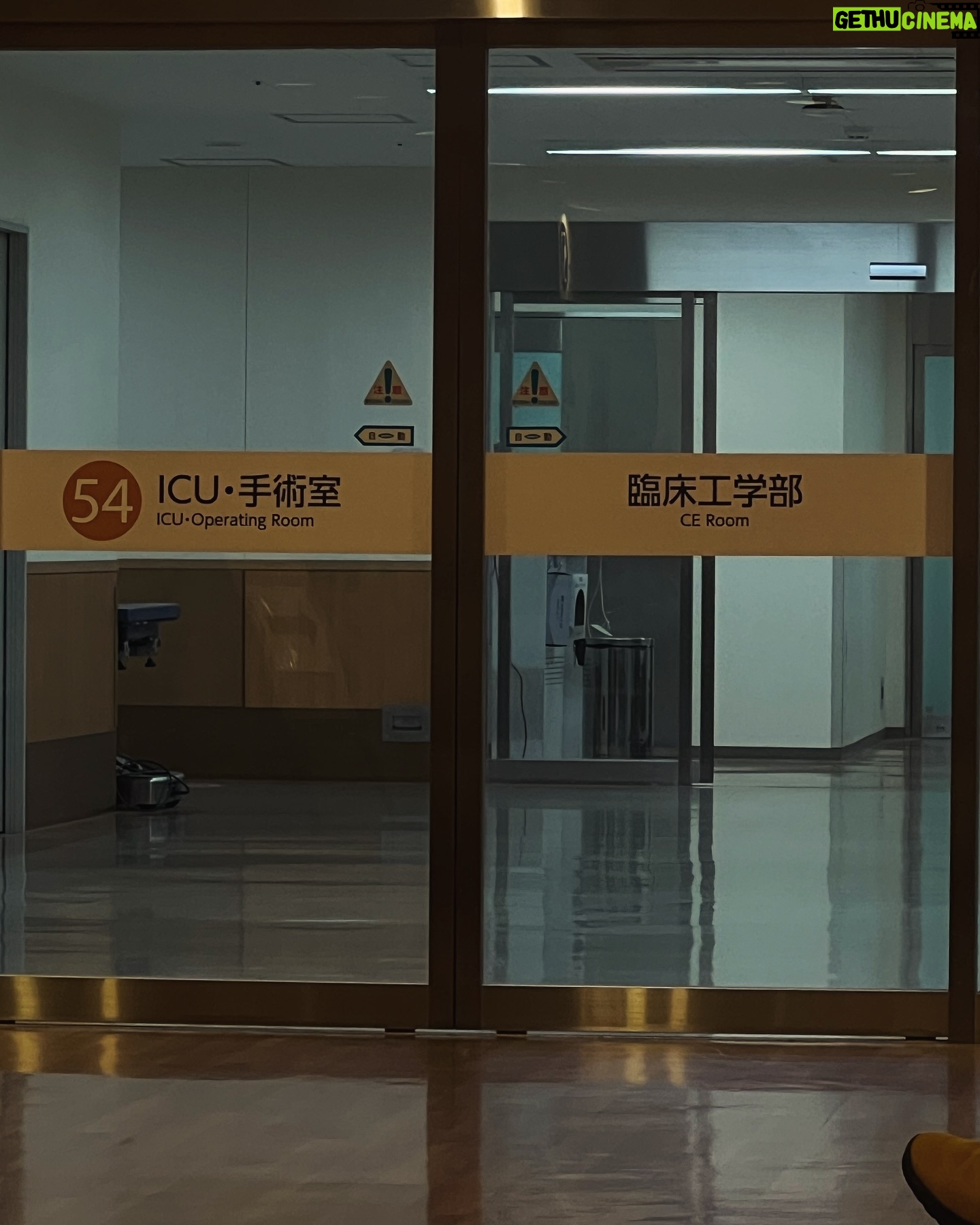 Hiroyuki Ikeuchi - 7.2K Likes - 母が2度目の脳出血で二回目の入院。
緊急手術になり、先生方のおかげで一命はとりとめました。
ただ、以前と違った母の姿を目の当たりにして辛い気持ちが
押し寄せてきて、涙がとまらなかった。
はやく、少しでも良くなる事を祈ってる。
頑張ってくれ!