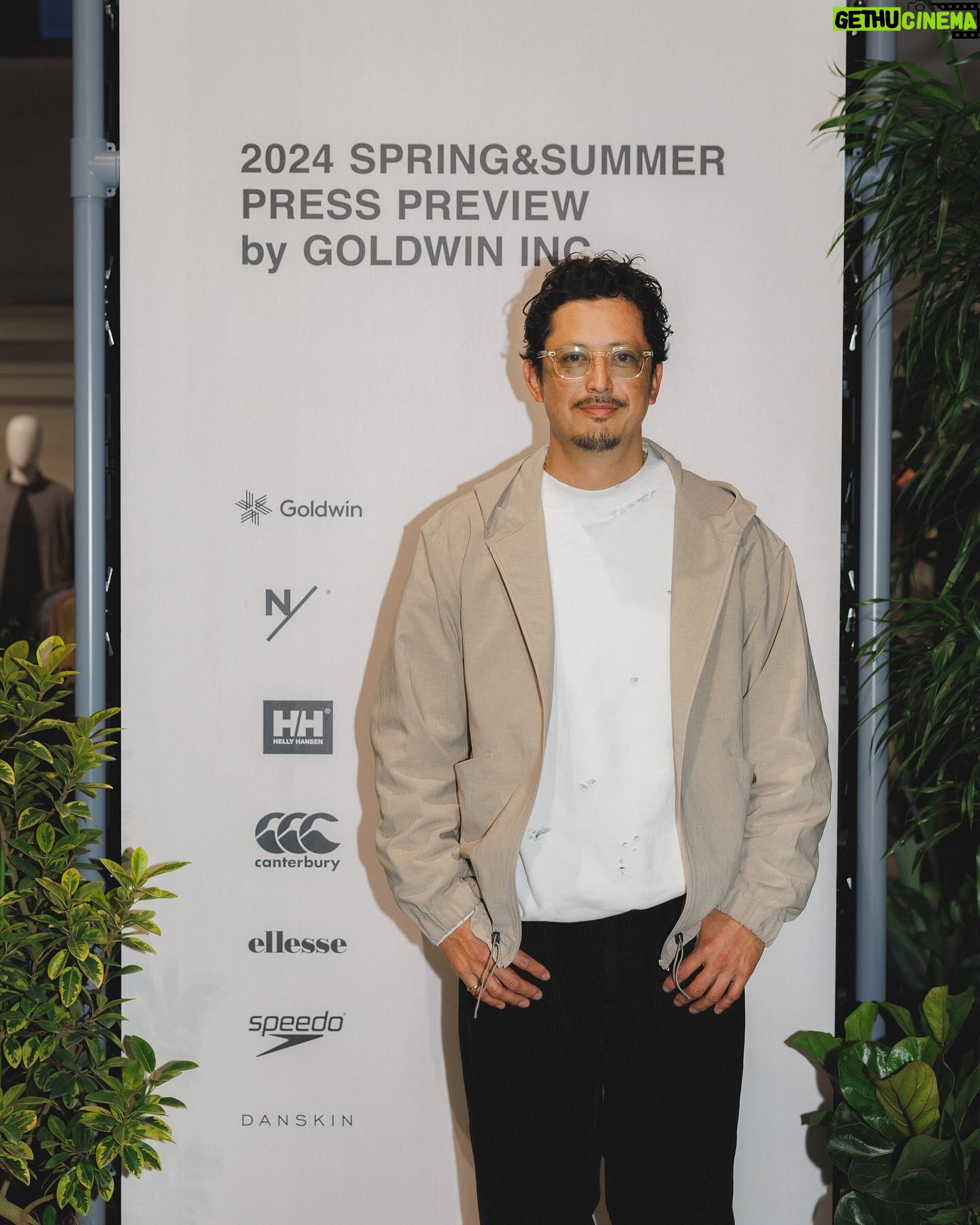Hiroyuki Ikeuchi - 2.7K Likes - 先日、ゴールドウインの合同展示會に行ってまいりました!
今回もびっくりするような素材展開のものや、canterburyのスエットのセットアップもHELLY HANSENのセイリングジャケットも良かったなー
#pr
