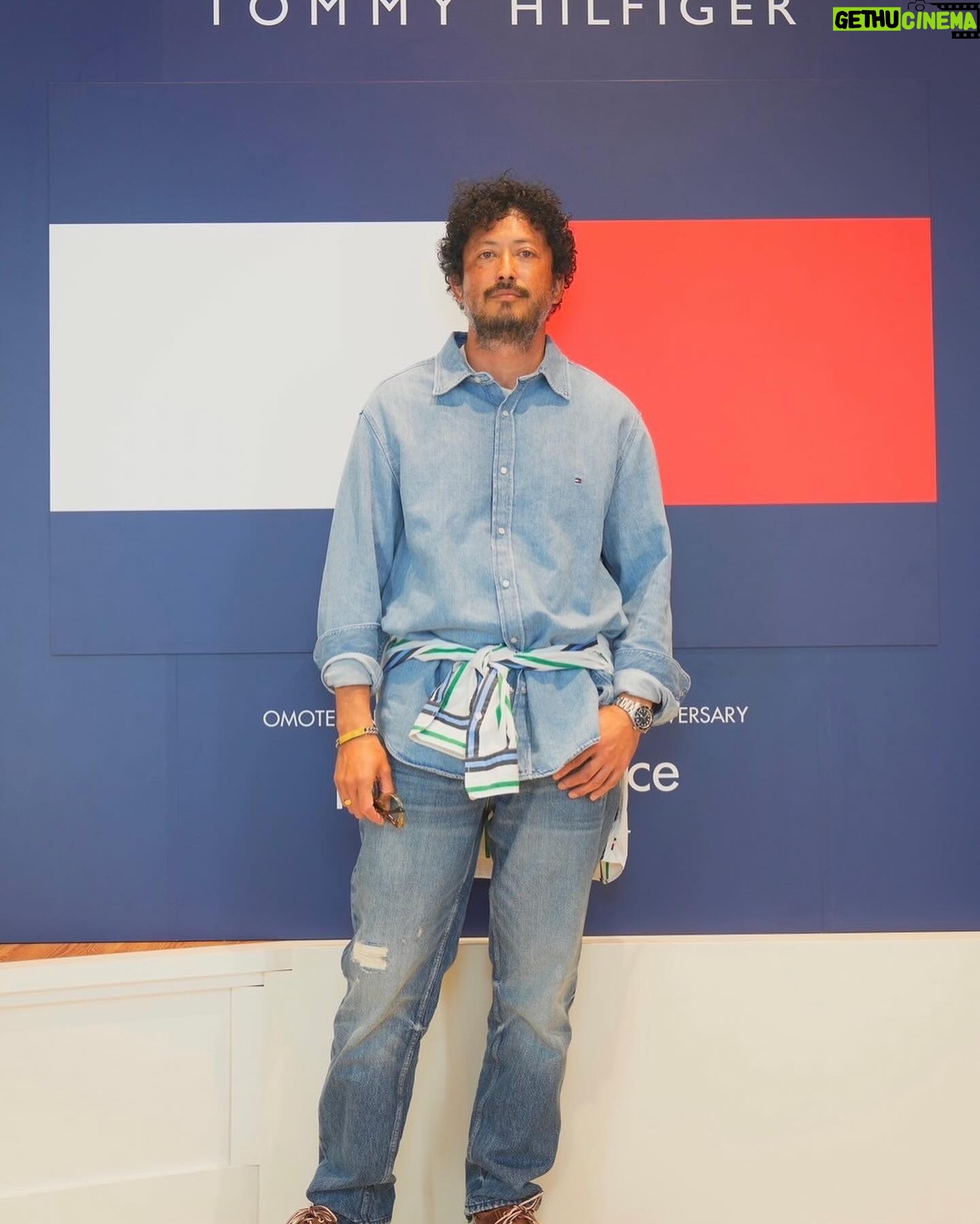 Hiroyuki Ikeuchi - 2.6K Likes - トミーヒルフィガー表参道店のイベントにお邪魔しました。創設者のトミーさんとお会いできて感動でした。イベントでは、場内にいくつかの体験ブースがあり楽しめちゃいました^_^
トミーヒルフィガーの世界観を是非堪能してみてください。僕が着用しているデニムシャツとデニムはもちろんトミーヒルフィガーです。ぜひチェックしてみてください。
@tommyhilfiger
#トミーヒルフィガー
#ピープルズプレイス
#pr