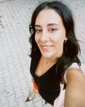 Hivda Zizan Alp Instagram - Selam ben geldim 🎴