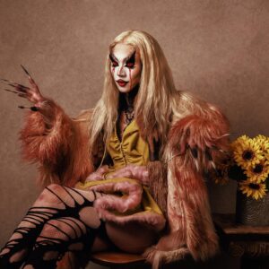 HoSo Terra Toma Instagram - 나는 과수원에서 내다버린 벌레먹은 사과 🍎🐛🌻

📸 @davidfrancophoto 
👗 @abhora_rules