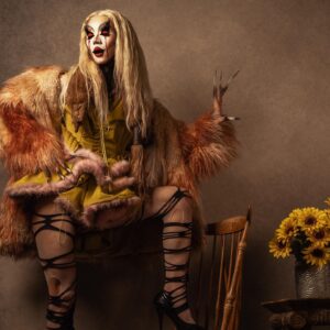 HoSo Terra Toma Instagram - 나는 과수원에서 내다버린 벌레먹은 사과 🍎🐛🌻

📸 @davidfrancophoto 
👗 @abhora_rules