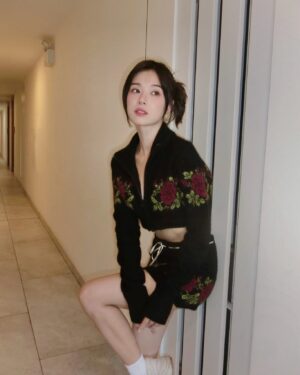 Hoàng Yến Chibi Instagram - Học cách giữ cái đầu lạnh 
Vì đầu nóng có thể là dấu hiệu của "Sốc nhiệt". 😙😂 
#hoangyenchibi #hycb #EPDuyet #SocNhiet