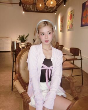 Hoàng Yến Chibi Instagram - Đã đăng ảnh là phải xinh
không xinh đẹp thì cũng xingtu 😜
#hoangyenchibi #hycb
