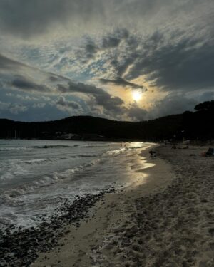 Holly Holm Instagram - A cloudy beach day in Ibiza. 😃