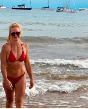 Holly Holm Instagram - A cloudy beach day in Ibiza. 😃