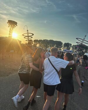 Holly Mae Brood Instagram - weekendje wel ❤️❤️❤️❤️❤️