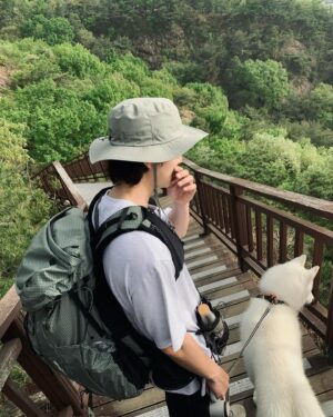 Hong Jong-hyun Instagram - 진이랑 오랜만에 등산🤟🏻⛰️
#ad #kolonsport #코오롱스포츠