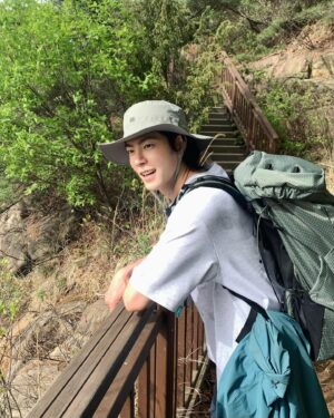 Hong Jong-hyun Instagram - 진이랑 오랜만에 등산🤟🏻⛰️
#ad #kolonsport #코오롱스포츠