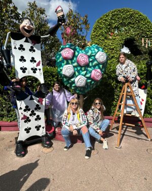 Horia Brenciu Instagram - Cu ai mey, la Disney! 🥳 Meritau! In ultimele luni, numai de Shrek s-a auzit prin casǎ! In plus, au fost și din calea-afară de cuminți! 😜