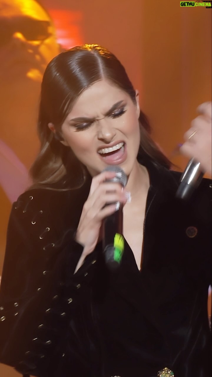 Horia Brenciu - 2.9K Likes - Teodora si subsemnatul, discutând despre inimi… 🌹 Apropo, anul ăsta, pe 22, 23, 24 noiembrie, la Sala Palatului vom face acelasi lucru! ❤️ V-ati luat bilet? 🌻 @iabilet
@radiomagicfm
@aquacarpatica.ro