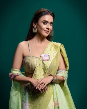 Hrishitaa Bhatt Instagram - Fresh and fabulous in green 💚
.
.
.
Styled by - @stylebyriyajain
Assisted by- @moreprachi__
Outfit- @yashodharaofficial
Jewellery - @shillpapuriidesignerjewellery
MUA-  @manish_kerekar
Hair by - @bollywoodhairartist
Clicked by - @anirudh_ramteke @abhi_nair1997
Managed by - @moushumibanerji
.
.
.
.
#hrishitaabhatt #bollywoodactress #mumbaiinfluencer #mumbaiinstagrammers #mumbaidaily #mumbaigram #mumbaifashion  #bollywoodfashion #bollywoodstyle #indianactress  #outfitinspiration  #lookoftheday #outfitoftheday #ootd