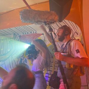 Hubert Lenoir Instagram - Festival Saison ~ pIctUra dE iPsE tOuR

photo 1: @jayy_kearneyy photo 2: @fredericlacelle