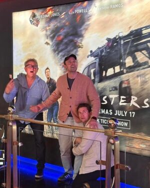 Hugh Bonneville Instagram - Downton family outing to see @harry_hadden_paton in Twisters.

#twistersmovie #downtonabbey #downtonfamilyouting